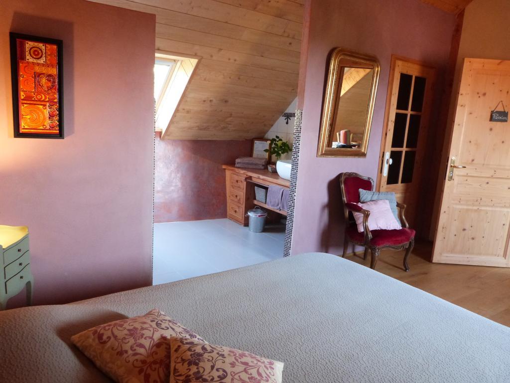 Bed And Breakfast La Fontaine Blanche Melgven Rum bild